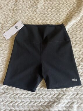 ALO Yoga Black High-Rise Women's Bike Shorts